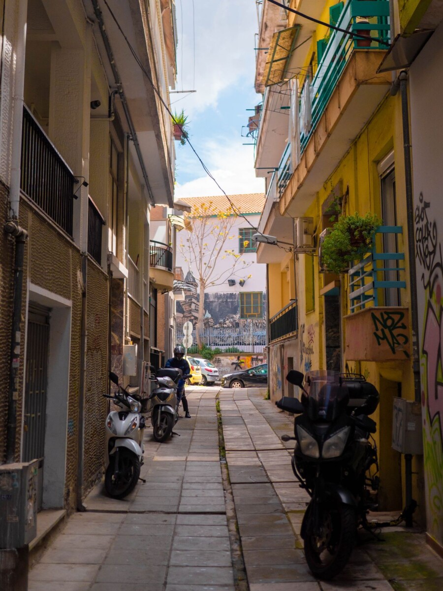 Rue elles in thessaloniki: Ourania street